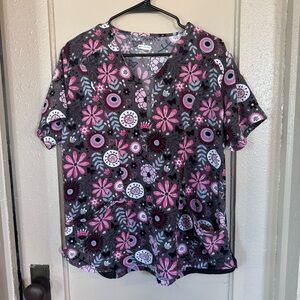 Scrubaid Women's 2X Grey and Pink‎ Floral Top Stretchy Sides Tapered Fit